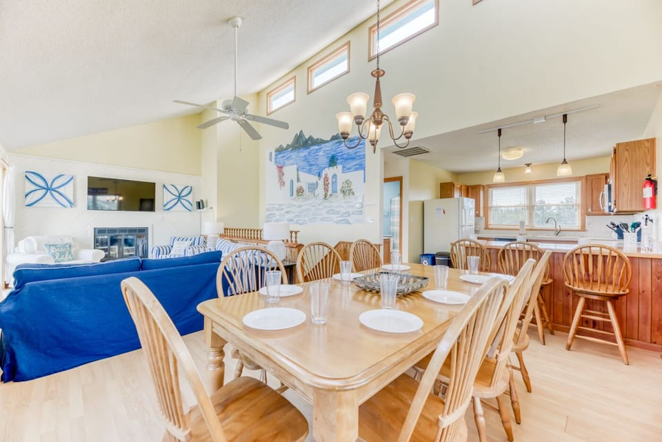 Top Level Dining Area