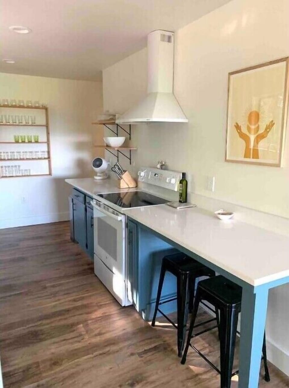 Fulled stocked kitchen.
