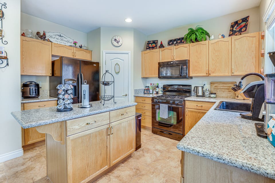 Kitchen | 1st Floor | Keurig Coffee Maker | Dishwasher | Cooking Basics