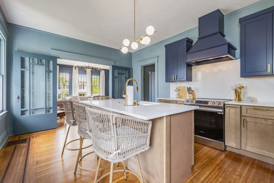 Gourmet kitchen