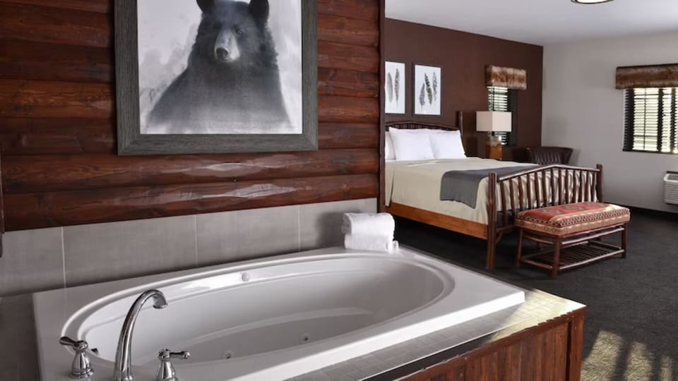 Soak deeply in the jetted tub after a full day out.