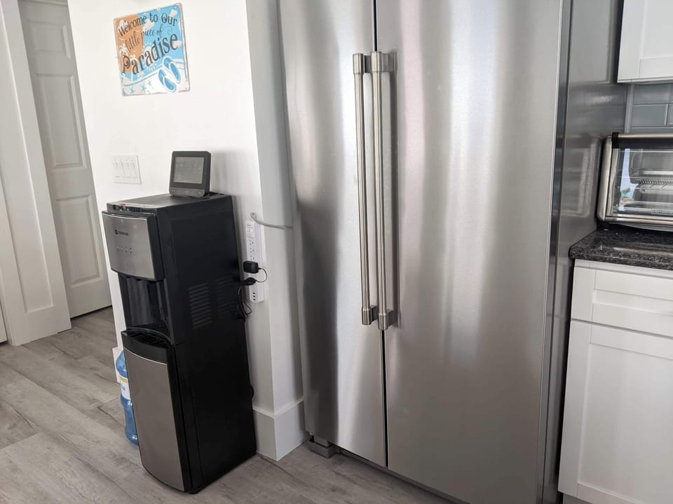 Kitchen refrigerator and water cooler