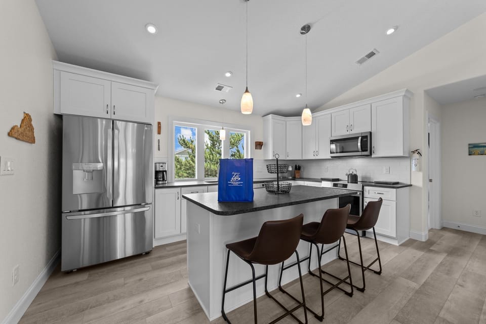 Top-Level Kitchen with Bar (seats 3)