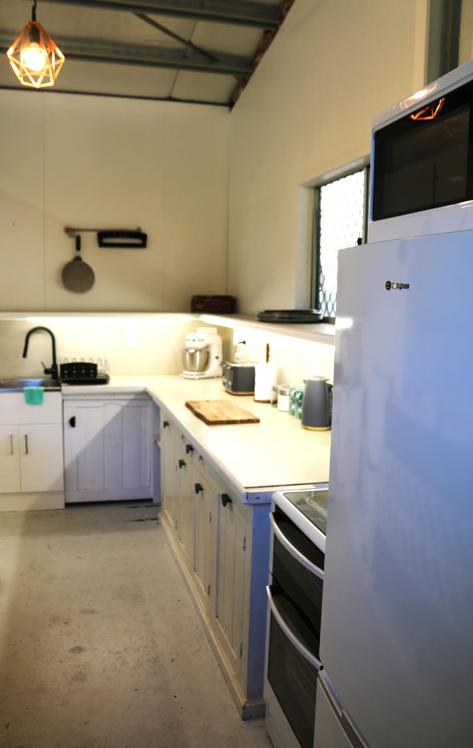Fully astocked kitchen. 