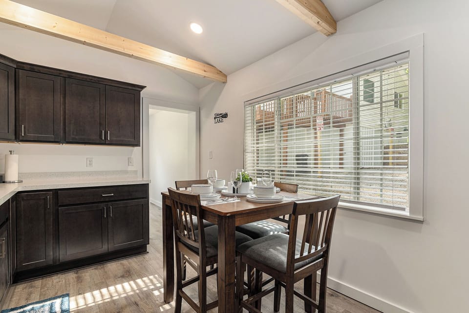 Dining table seats 4