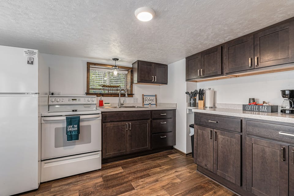 Kitchen (2)