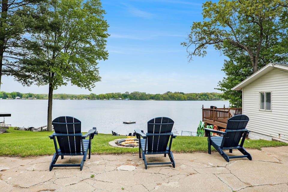 Private Firepit with an awesome view of Diamond Lake