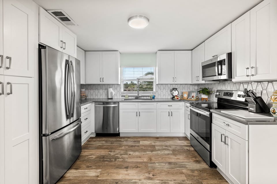 Fully equipped kitchen for a hassle-free stay! 🍽✨