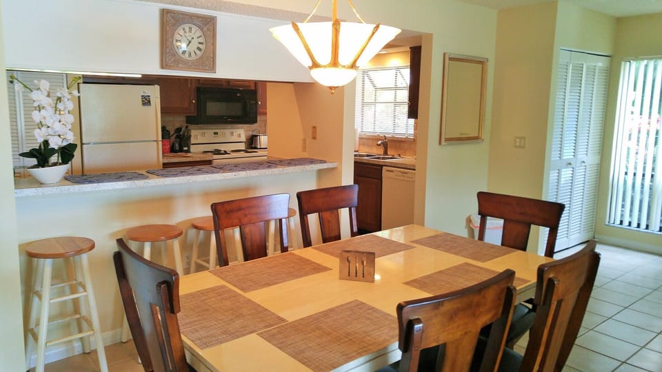 DINNING ROOM