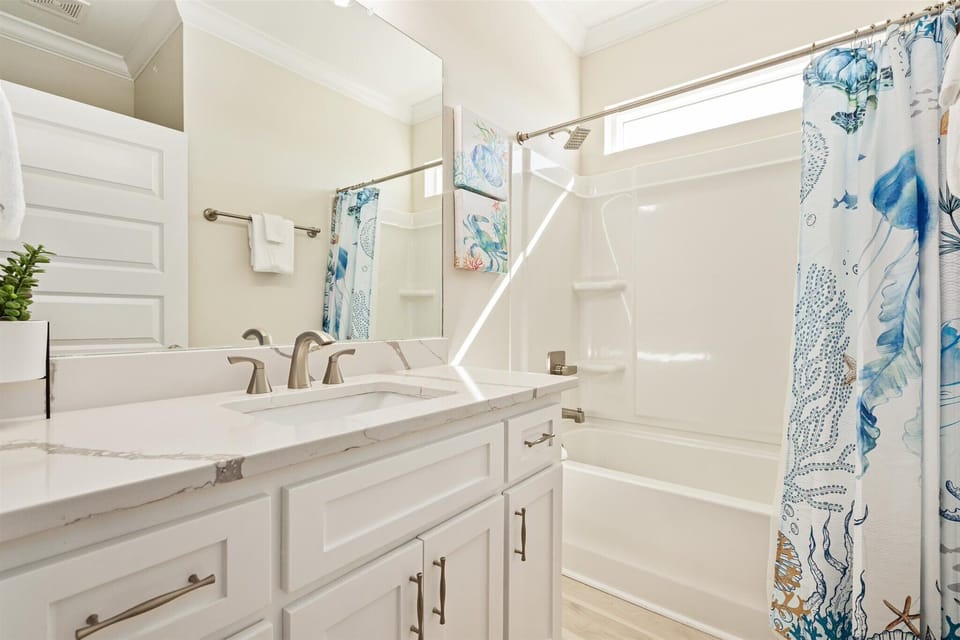 016 Purple Paradise Common Bathroom with bath tun