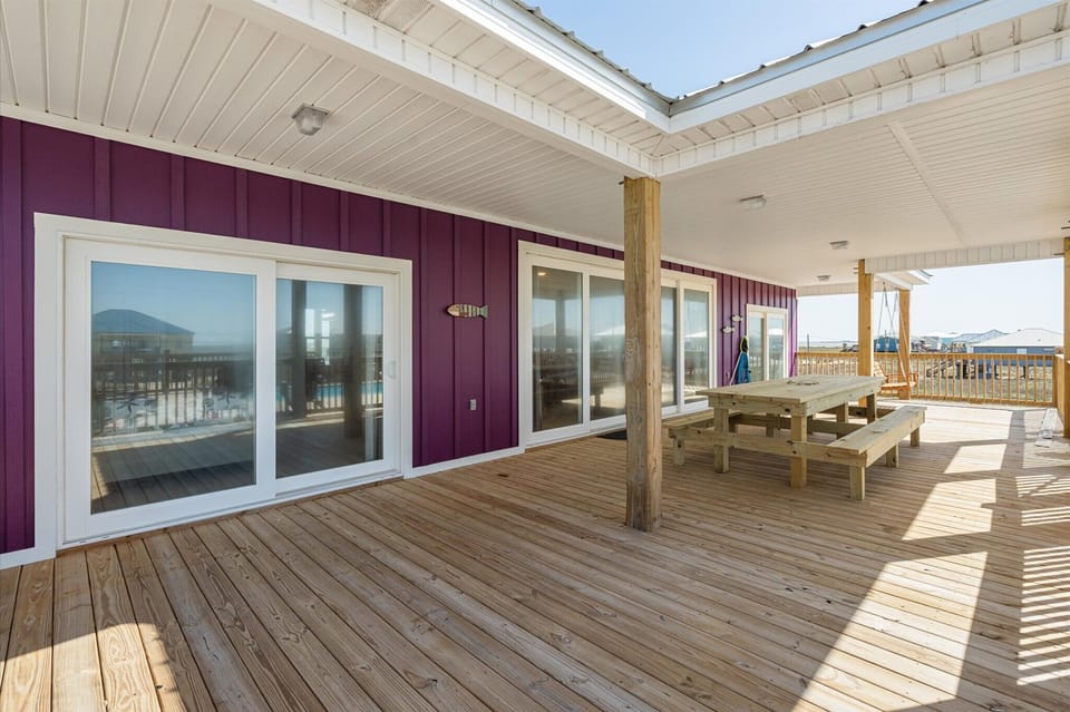 022 Purple Paradise Pet-Friendly Covored Outdoor Living Space