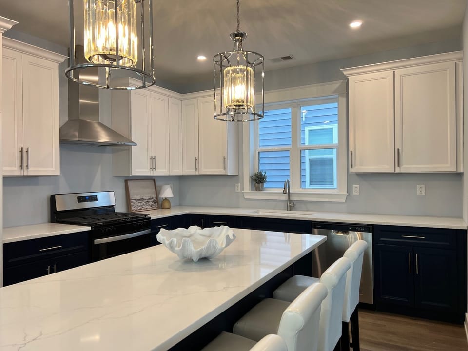 Kitchen Island seats 4 comfortably
