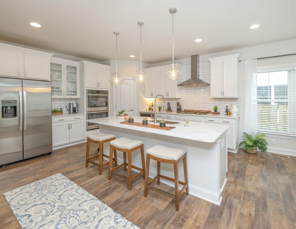 Chef's gourmet kitchen with top notch appliances and all of your kitchen needs.