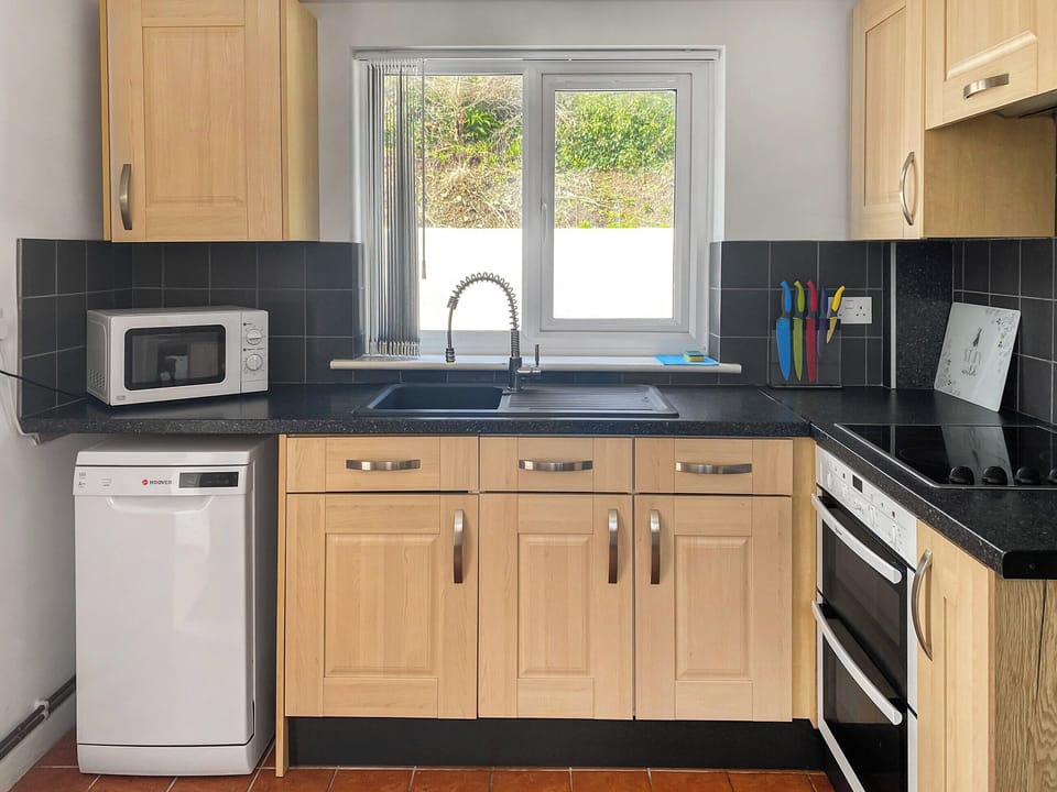 Kitchen | Glenview, Perranporth