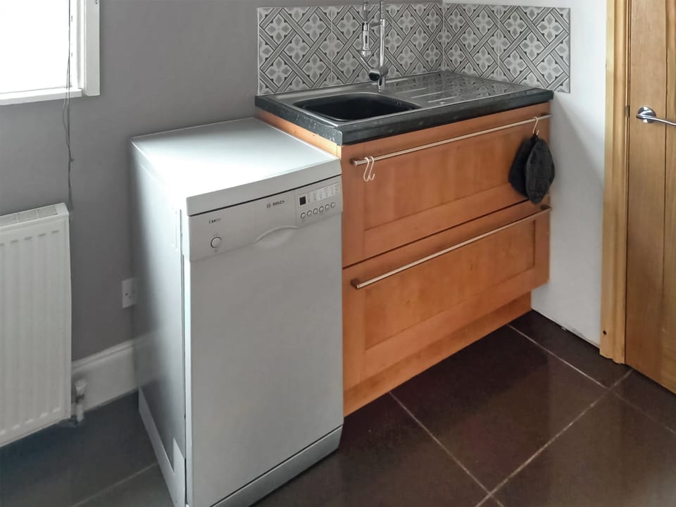 Kitchen | The Old School House, Sunk Island