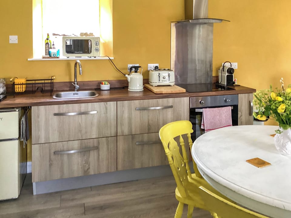 Kitchen | The Old Bakehouse - Bolenna Court, Perranporth