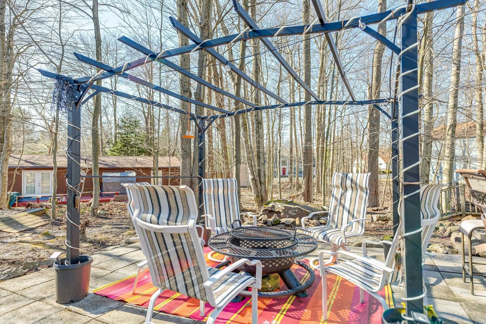 Tobyhanna Vacation Rental | 3BR | 1.5BA | Steps Required | 1,875 Sq Ft