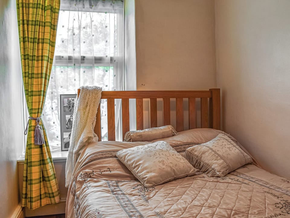 Double bedroom | Hunter&rsquo;s Lodge, Cynheidre