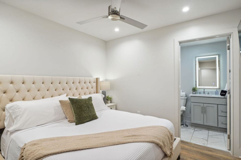 Bedroom with Comfortable King bed + Ensuite Bathroom
