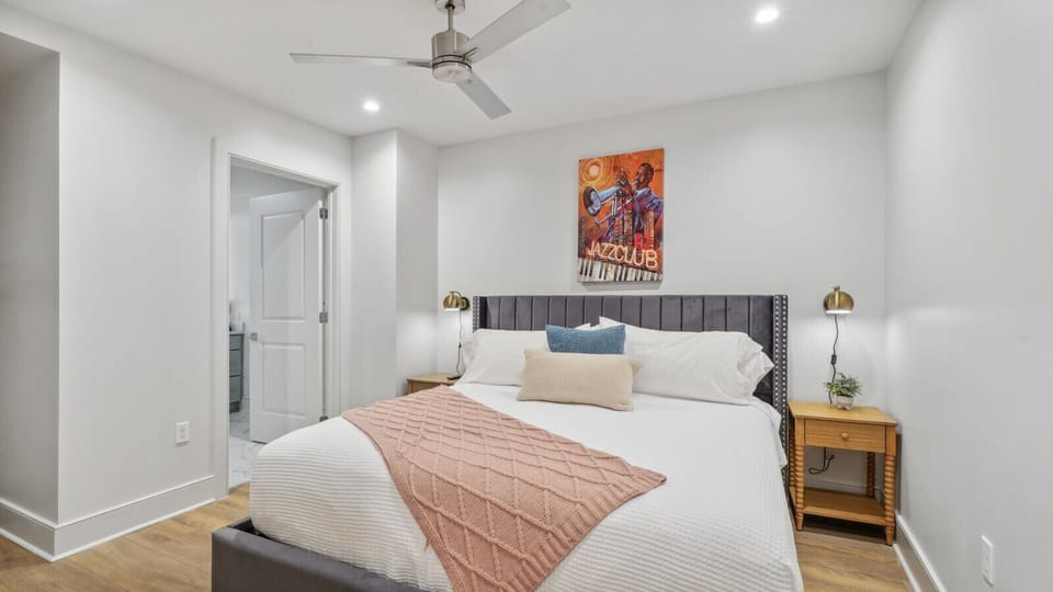 Bedroom with Comfortable King Size Bed + Ensuite Bathroom