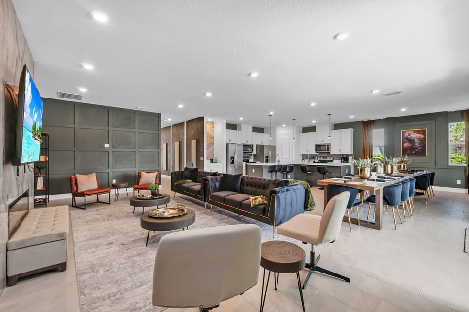 The open floor plan makes it comfortable for the whole family to join together.