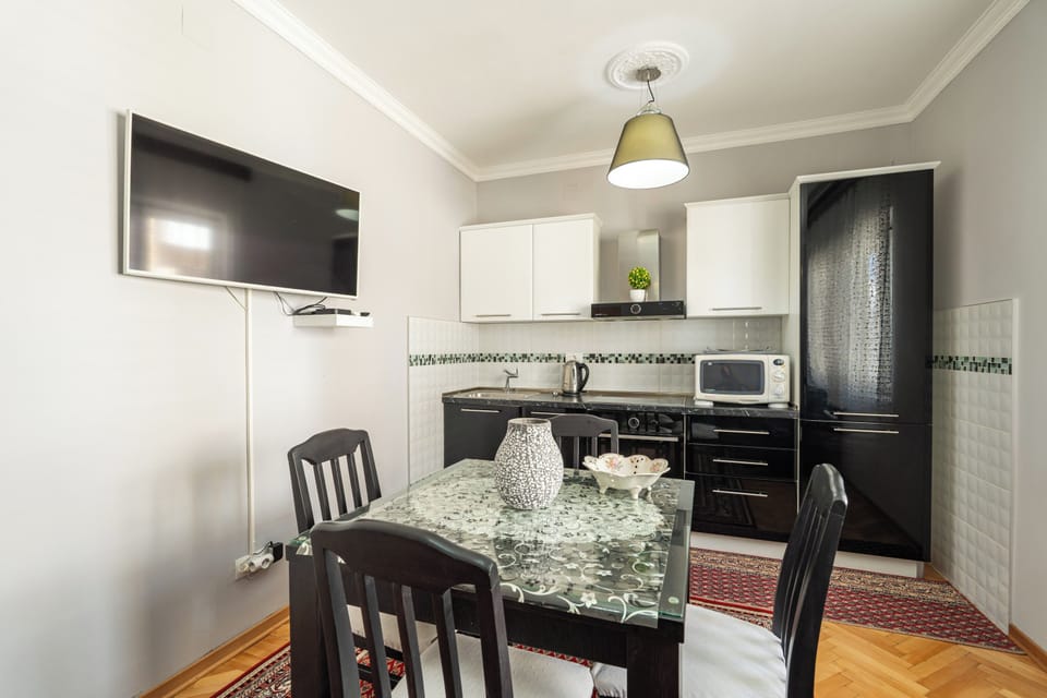 Kitchen and dining area