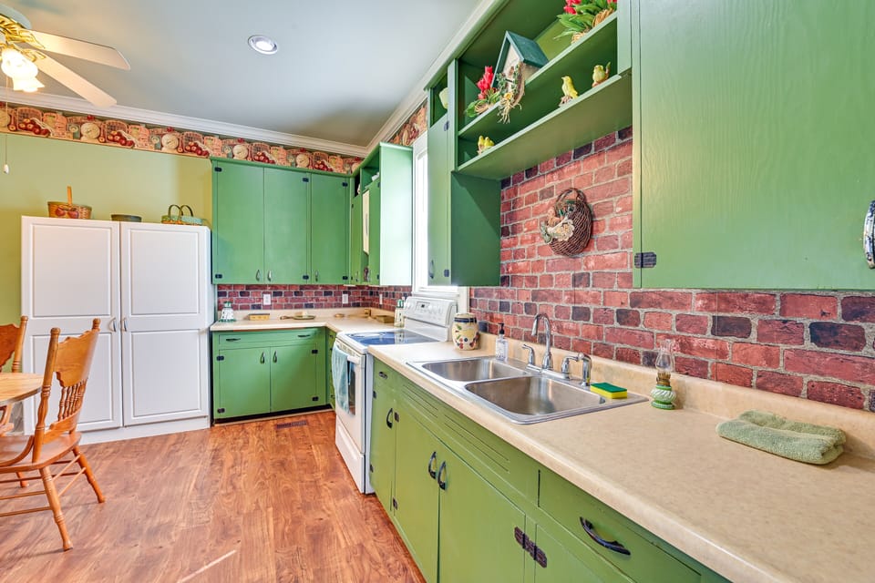 Additional Kitchen | Refrigerator | Microwave | 1st Floor