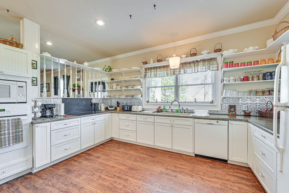 Main Kitchen | Dishwasher | Wall Oven | Refrigerator | 1st Floor