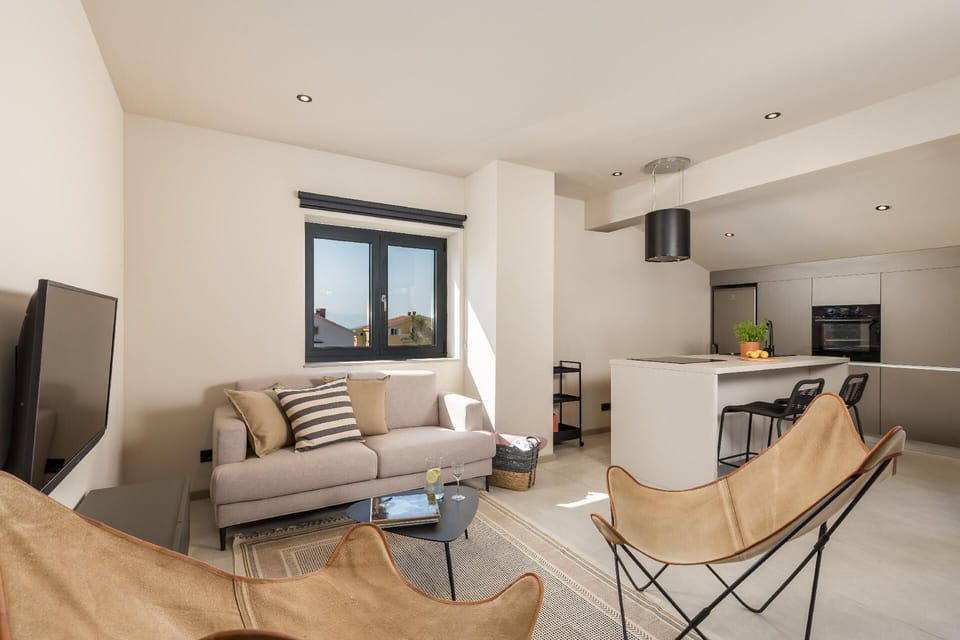 living room, kitchen