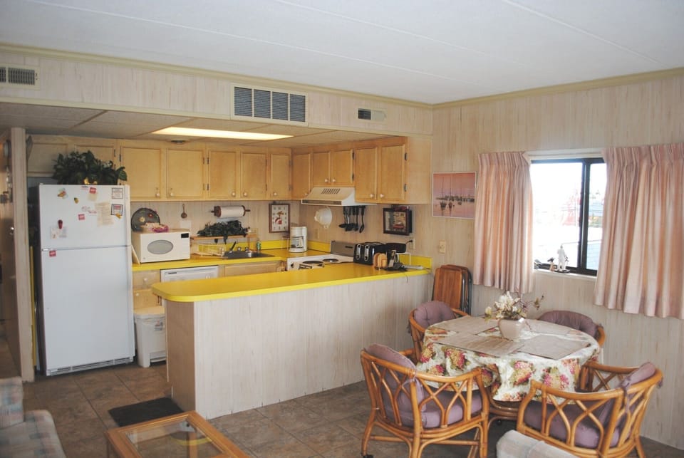 Ocean Terrace 313 Kitchen and Dining Area