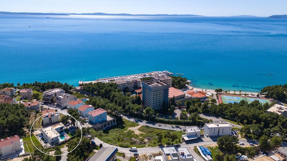 Villa Aride is located only 9km far from the center of the famous town Split