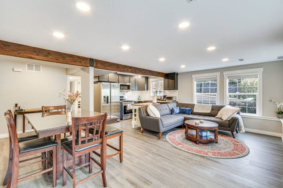 Dining | Dishware & Flatware Provided