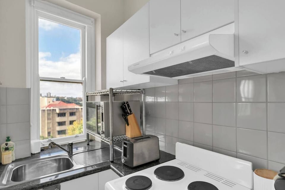 Glimpses over the city can be captured from the kitchen, while you’re making your morning coffee.
