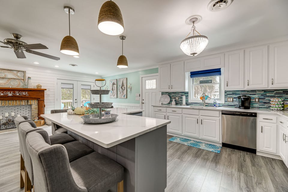 Kitchen | Dishware & Flatware