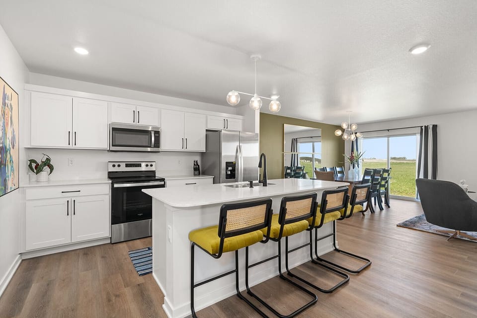 Kitchen and dining area. 