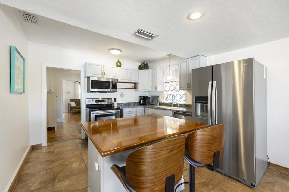 Large eat-in kitchen