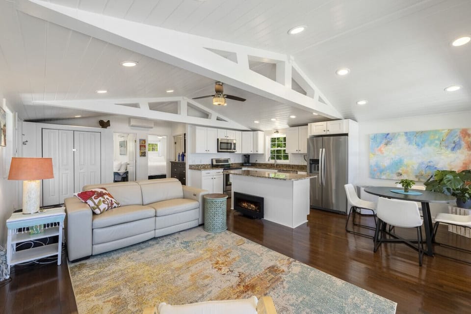 Living room comfortable for 4 with all seating reclining