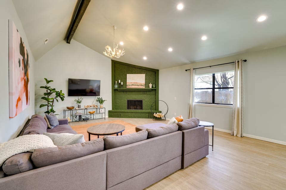 Bentonville Vacation Rental | 3BR | 2BA | 2,276 Sq Ft | 1 Step to Enter