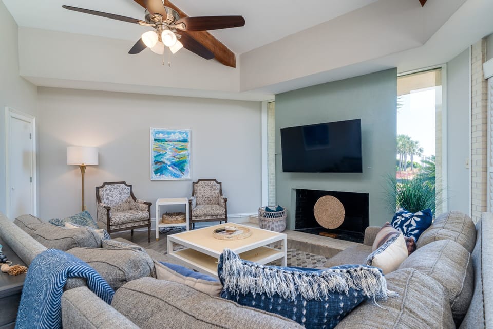 Large Living Room for gathering