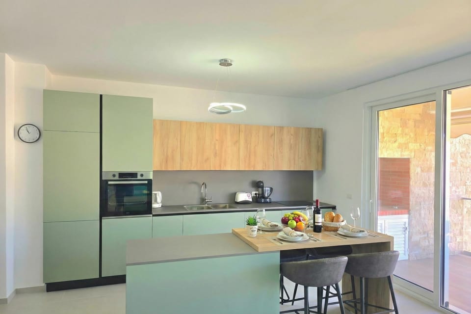 Kitchen and dining area