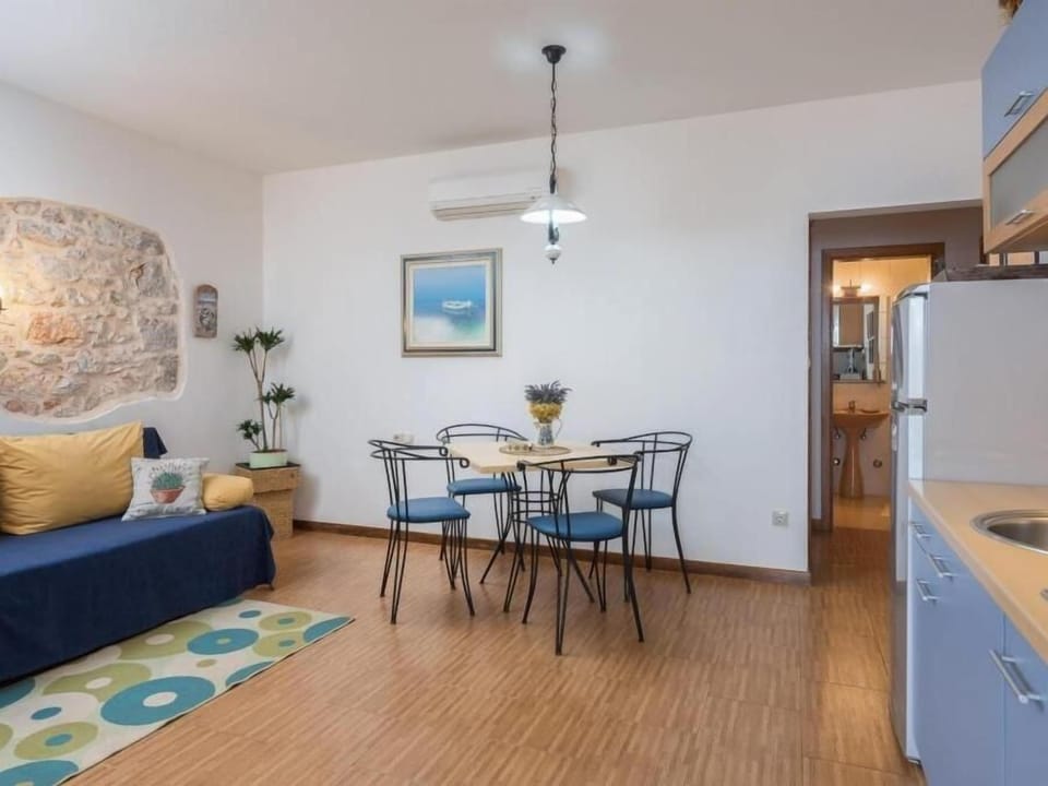 Dining room 1