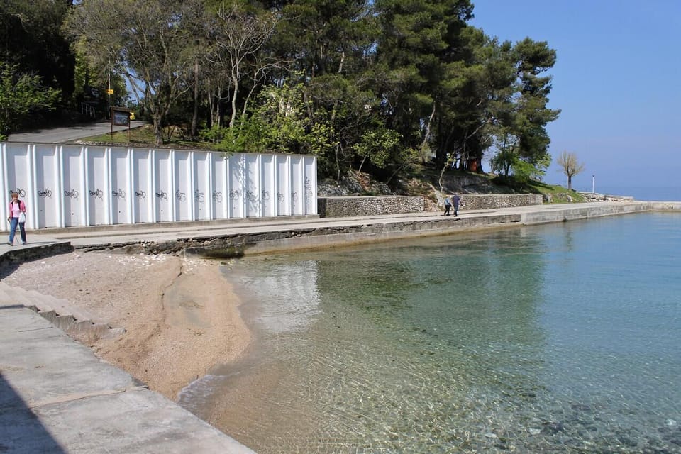 Nearby beaches