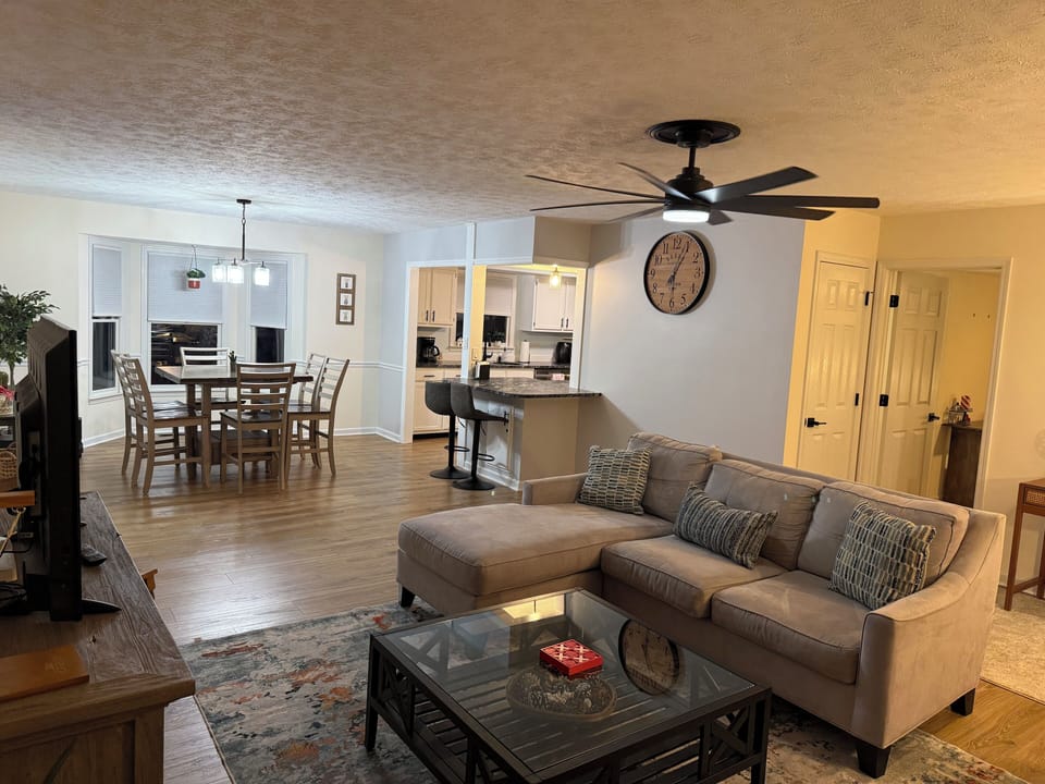New Bartop, new table opens up for 6, smart tv, comfy sofa, recliner,  chaise. 