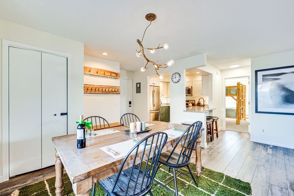 Dining Room | Fully Equipped Kitchen