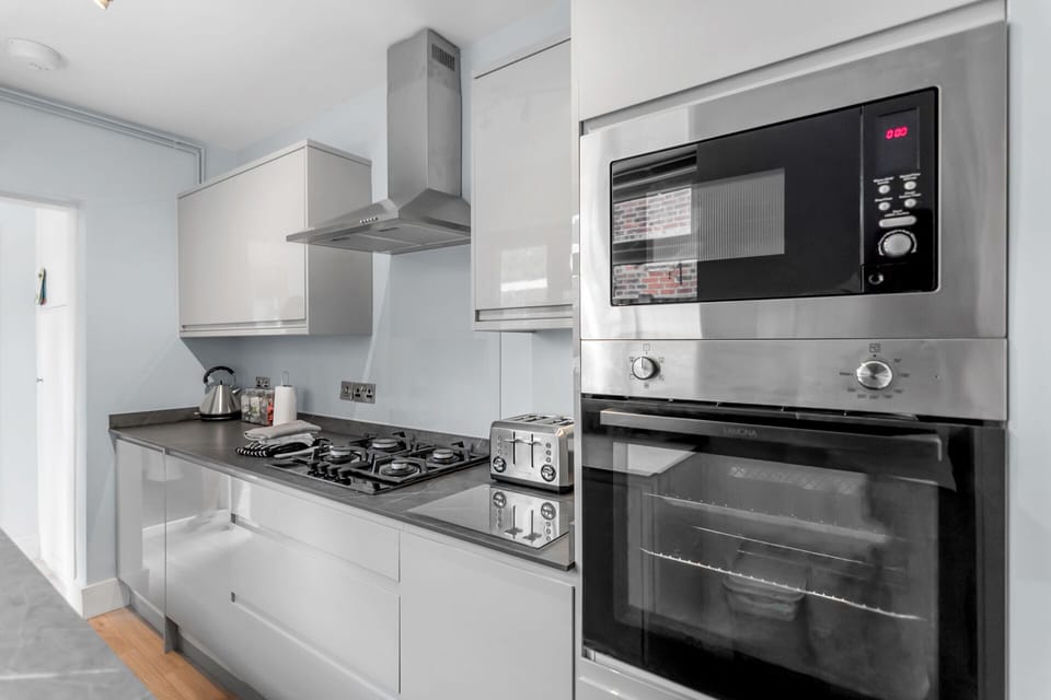 Unleash your inner chef in our fully equipped kitchen sanctuary. 🍳✨ From gourmet meals to midnight snacks, indulge in culinary creativity without limits. Experience the joy of cooking in a space where every tool and ingredient awaits your culinary adventures. Welcome to your home away from home, where every dish tells a story