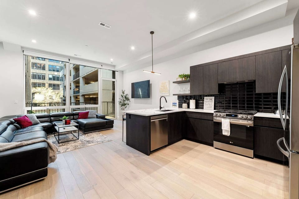 Open kitchen & living flow great for hanging out