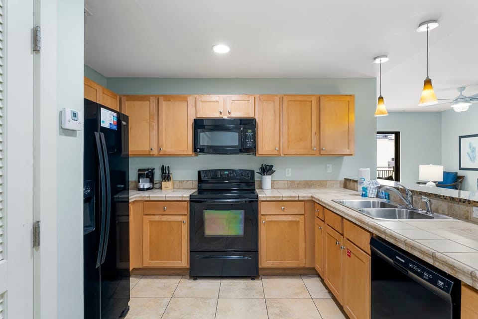 11-web-or-mls-15100-front-beach-rd-1408