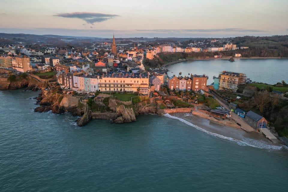 Belle Vue Court - 2 Bedroom Apartment - Tenby (27895)