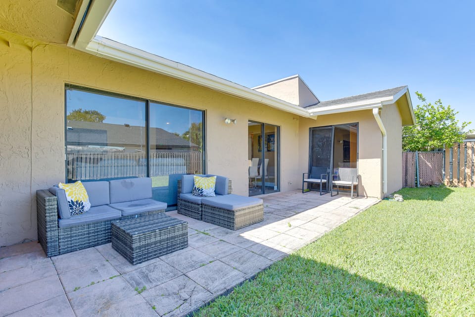 Sunrise Vacation Rental | 5BR | 3BA | 2,200 Sq Ft | 1 Step Required to Enter