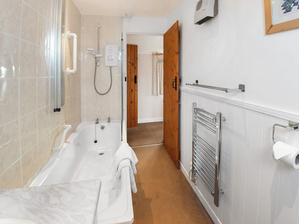 Bathroom | Cherry Tree Cottage - Spring Cottages, Cheddar